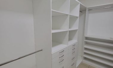 En alquiler Lujoso Departamento Tipo Loft – Planta Baja en River Towers, Samborondon