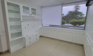 En alquiler Lujoso Departamento Tipo Loft – Planta Baja en River Towers, Samborondon