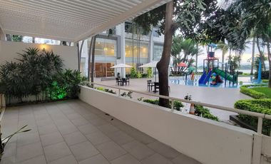 En alquiler Lujoso Departamento Tipo Loft – Planta Baja en River Towers, Samborondon