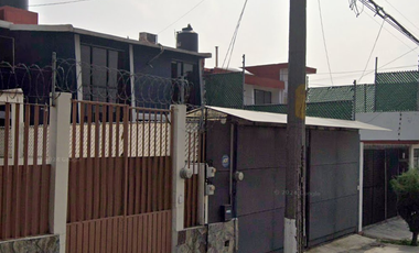 ¡REMATE ÚNICO! HERMOSA CASA EN PASEO DE LOS COCHES 16, RESIDENCIAL EL DORADO, 54020, TLALNEPANTLA DE BAZ, EDOMEX. SK29