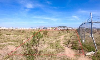 Oportunidad Única: Terreno en Zona Comercial y Habitacional Atrás de Plaza Explanada.