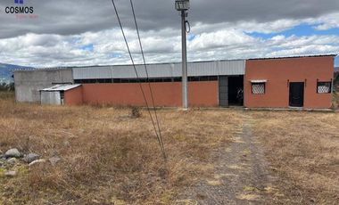 Venta de terreno con invernaderos en Carchi sector García Moreno