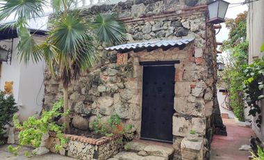 CÓD. 1087. CASA ESTILO COLONIAL A LA VENTA EN LA PROVIDENCIA, CARTAGENA DE INDIAS.