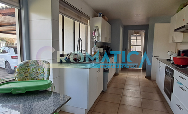 Casa En Venta En Adobe De Nogales, Machalí