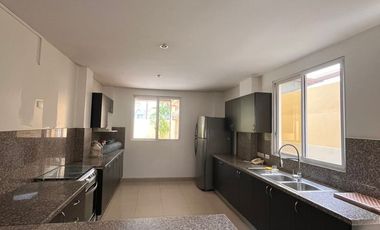 Casa en Britania 2 en alquiler en Samborondón