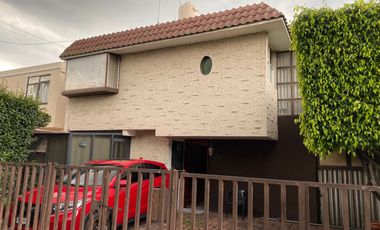 Casa en Venta para remodelar, Ciudad Satélite, Naucalpan de Juárez, Edo. de Mex