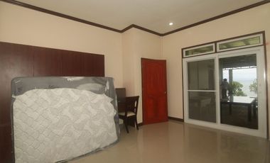 3BR Cliff House with Panoramic Ocean Views and Stunning Sunsets