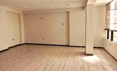 Departamento en venta- frente al parque Micaela Bastidas - 03 habitaciones + terraza + cochera