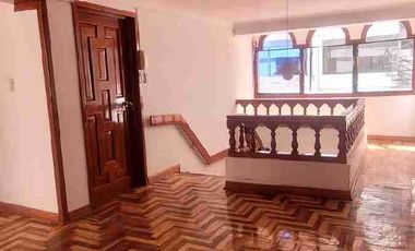 Casa en venta - Urb. Santa María Duplex con amplio patio-3er piso independiente