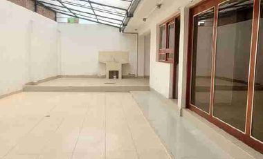 Casa en venta - Urb. Santa María Duplex con amplio patio-3er piso independiente