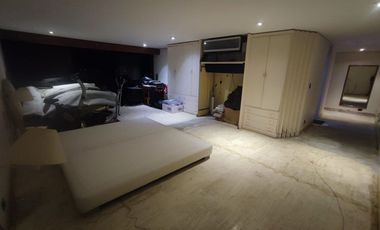 Exclusiva CASA EN VENTAo terreno En Surco Con Piscina, Cancha DE FRONTON Y Amplios Ambientes