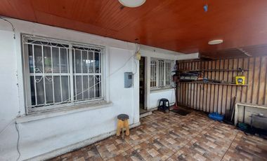 En Venta Casa De 2 Pisos; 4d, 2b Y E, En pje. Cautín, La Florida (metro Santa Julia)