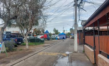 En Venta Casa De 2 Pisos; 4d, 2b Y E, En pje. Cautín, La Florida (metro Santa Julia)