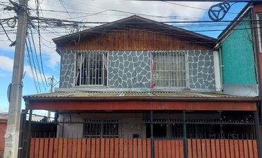 En Venta Casa De 2 Pisos; 4d, 2b Y E, En pje. Cautín, La Florida (metro Santa Julia)