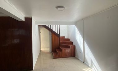 En Venta Casa De 2 Pisos; 4d, 2b Y E, En pje. Cautín, La Florida (metro Santa Julia)