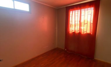 En Venta Casa De 2 Pisos; 4d, 2b Y E, En pje. Cautín, La Florida (metro Santa Julia)