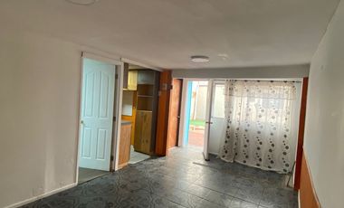 En Venta Casa De 2 Pisos; 4d, 2b Y E, En pje. Cautín, La Florida (metro Santa Julia)