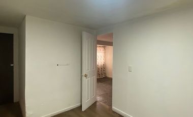 En Venta Casa De 2 Pisos; 4d, 2b Y E, En pje. Cautín, La Florida (metro Santa Julia)