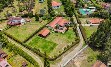 RENTO CASA CAMPESTRE AMOBLADA EM RIONEGRO