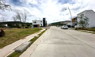 VENTA TERRENO HABITACIONAL de 195m2 en Residencial El Encino, S. del Abeto Lt.2