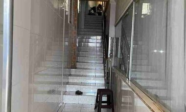 Ruko 3 lantai lokasi pinggir jalan raya dekat rumah sakit di kaliabang tengah bekasi utara