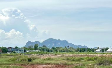 Directly opposite Cha-Am Provincial Waterworks Office – High-Potential Location! (10 M THB/RAI)