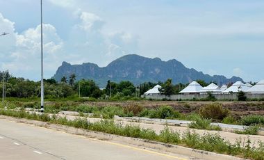 Directly opposite Cha-Am Provincial Waterworks Office – High-Potential Location! (10 M THB/RAI)
