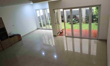 Rumah Sewa kemang timur Jakarta selatan