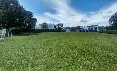 Casa campestre, 4 habitaciones con baño, cuarto de empleada