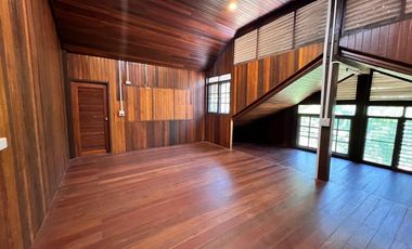Western-Style Vacation Home for Sale on Spacious Land in Ban Rai Subdistrict, Uthai Thani