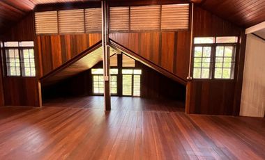 Western-Style Vacation Home for Sale on Spacious Land in Ban Rai Subdistrict, Uthai Thani