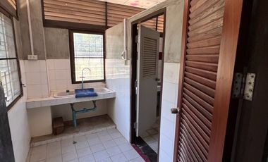 Western-Style Vacation Home for Sale on Spacious Land in Ban Rai Subdistrict, Uthai Thani