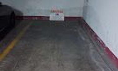 Estacionamiento Nueva de Lyon entre Providencia y Costanera