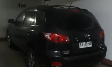 Estacionamiento Nueva de Lyon entre Providencia y Costanera