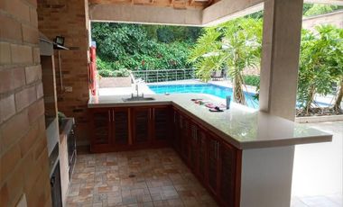 Casa campestre. Rodeada de Bosques naturales. Sector Cerritos, Pereira, Risaralda, Colombia. Zona con mayor valorización en Colombia.