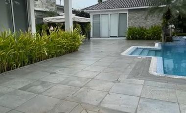 Casa en venta Urb. aires de batan - Samborondón