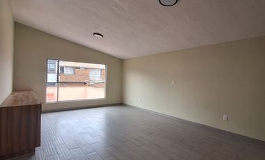 HERMOSA CASA EN RENTA   - 5 MINUTOS DEL CENTRO DE TOLUCA Y A UN PASO DE CIUDAD UNIVERSITARIA