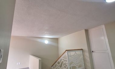 HERMOSA CASA EN RENTA   - 5 MINUTOS DEL CENTRO DE TOLUCA Y A UN PASO DE CIUDAD UNIVERSITARIA