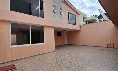 HERMOSA CASA EN RENTA   - 5 MINUTOS DEL CENTRO DE TOLUCA Y A UN PASO DE CIUDAD UNIVERSITARIA