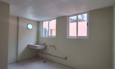 HERMOSA CASA EN RENTA   - 5 MINUTOS DEL CENTRO DE TOLUCA Y A UN PASO DE CIUDAD UNIVERSITARIA