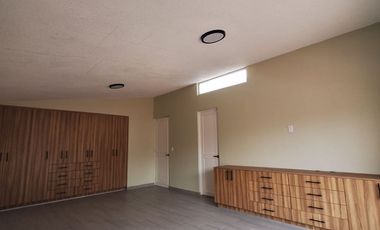 HERMOSA CASA EN RENTA   - 5 MINUTOS DEL CENTRO DE TOLUCA Y A UN PASO DE CIUDAD UNIVERSITARIA