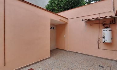 HERMOSA CASA EN RENTA   - 5 MINUTOS DEL CENTRO DE TOLUCA Y A UN PASO DE CIUDAD UNIVERSITARIA