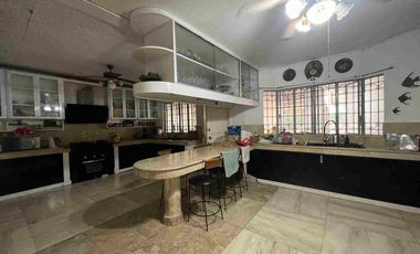 Ayala Alabang 5BR House FOR SALE (LOT ONLY PRICE)