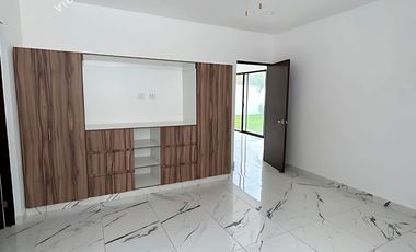 Casa nueva en venta de 1 piso frente a parque con alberca al norte de Mérida