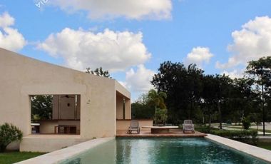 Casa nueva en venta de 1 piso frente a parque con alberca al norte de Mérida