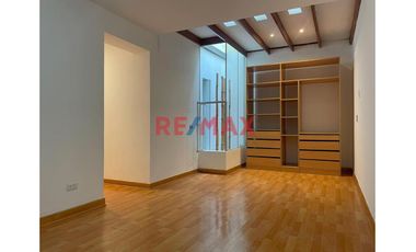 Se Alquila Departamento En Surco