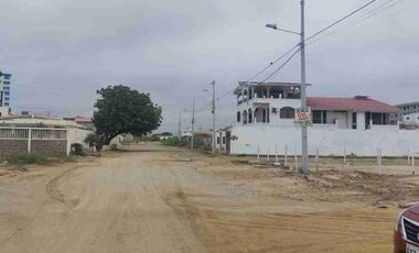 SOLAR A 200 METROS DEL MAR