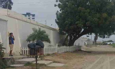 SOLAR A 200 METROS DEL MAR