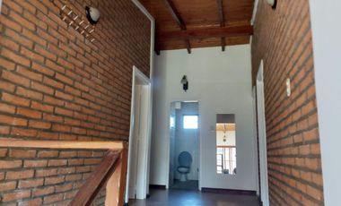 EN ALQUILER HERMOSA Y COMODA CASA 4 DORMITORIOS