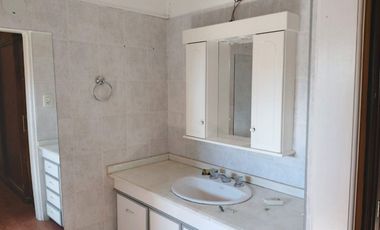 EN ALQUILER HERMOSA Y COMODA CASA 4 DORMITORIOS